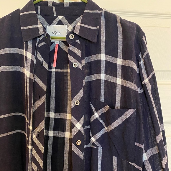 RAILS Navy Button Down Size Medium - Picture 2 of 2